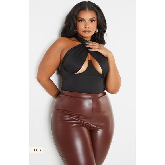 PrettyLittleThing Plus Black Woven Cross Over Zip Top UK Size 20 NWT US Size 16 - Picture 1 of 7